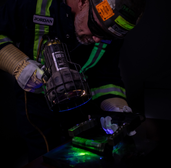 Fluorescent Water Washable Penetrant Testing